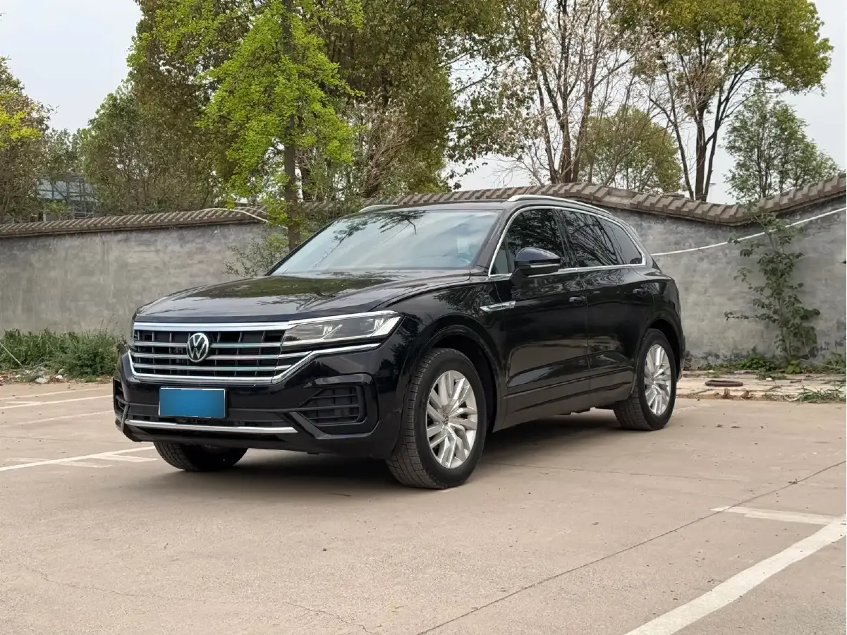 2021 Volkswagen Touareg 2.0T 245HP L4 8AT