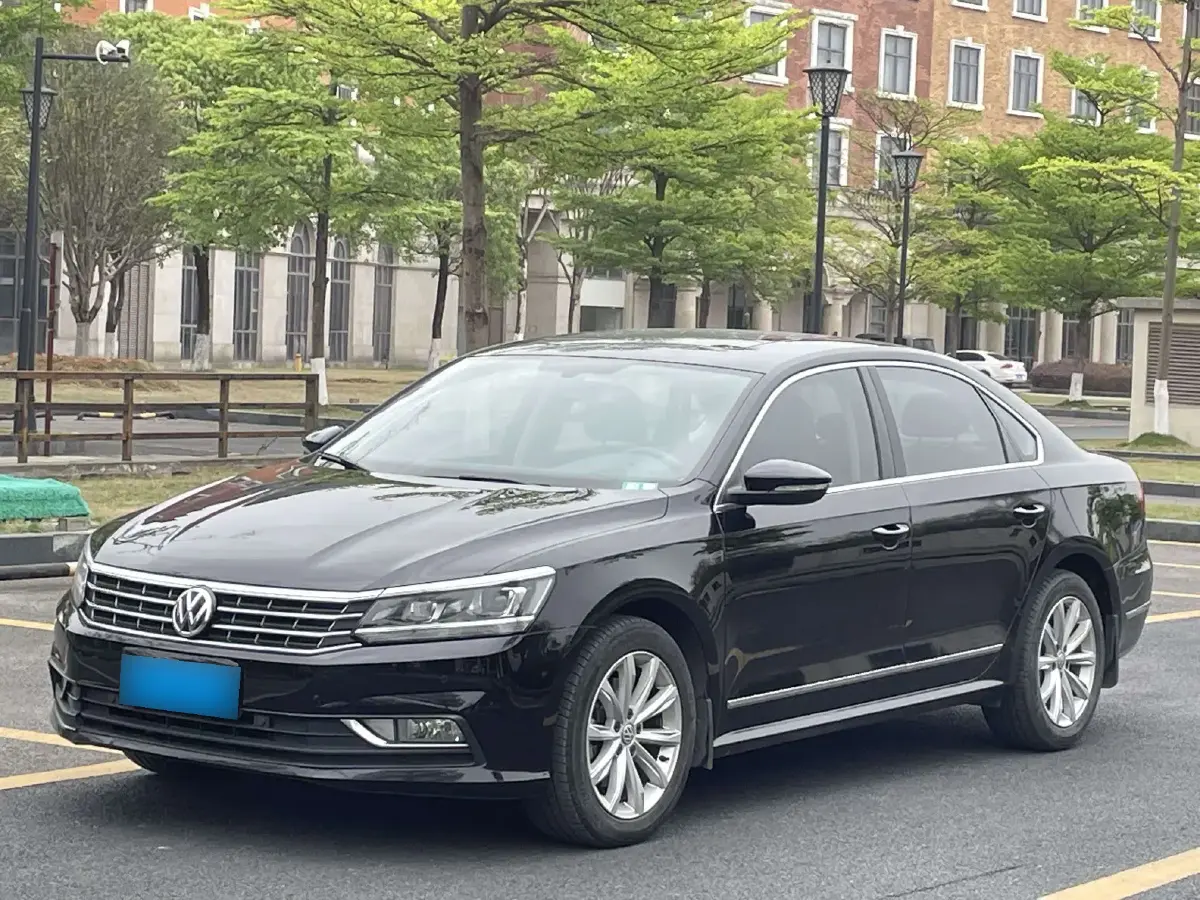 2017 Volkswagen Passat 1.8T 180HP L4 7DCT