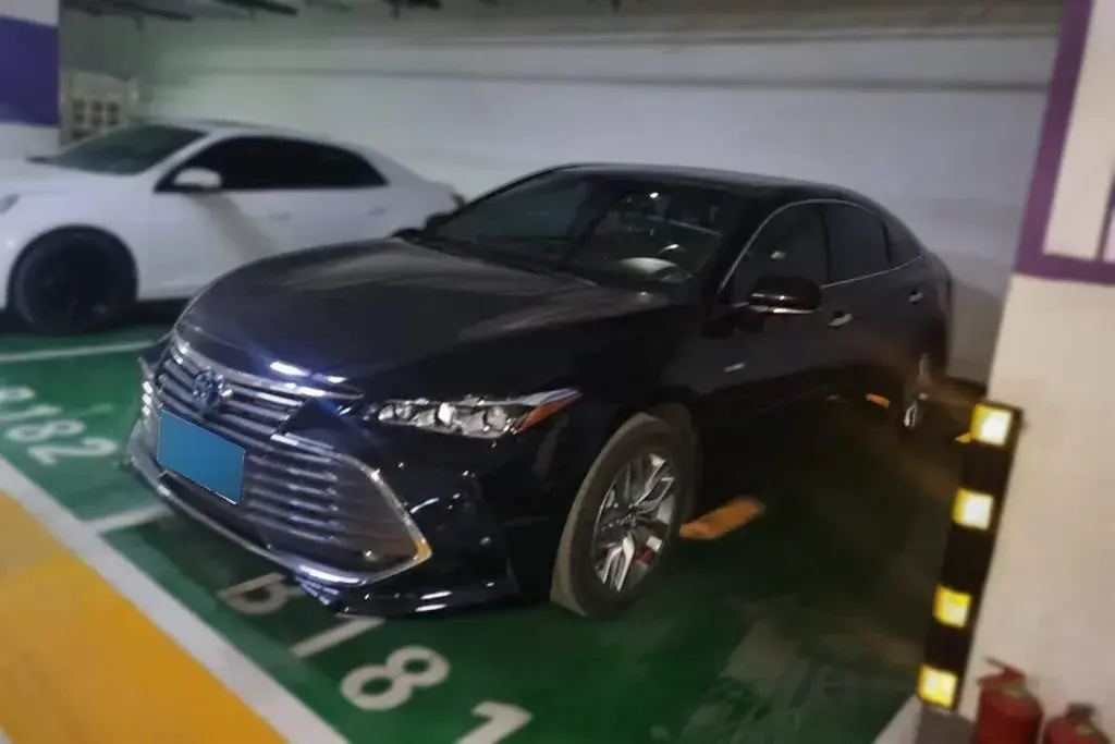 2019 Toyota Avalon 2.5L 178HP L4 E-CVT Hybrid