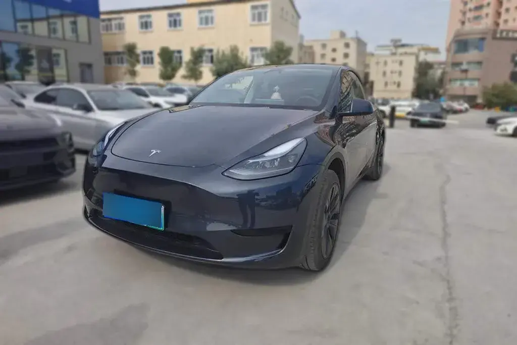 2024 Tesla Model Y BEV 60KWH