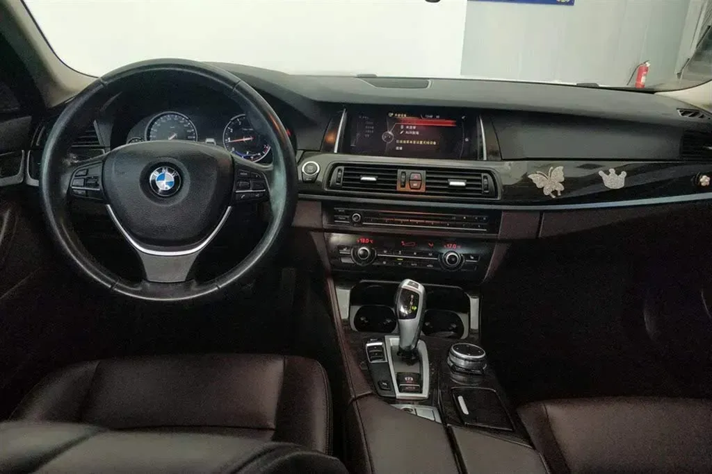 2017 BMW 5 Series 2.0T 218HP L4 8AT,autocango,china used car exporter,china ev exporter,chinese used car exporter,chinese used ev exporter