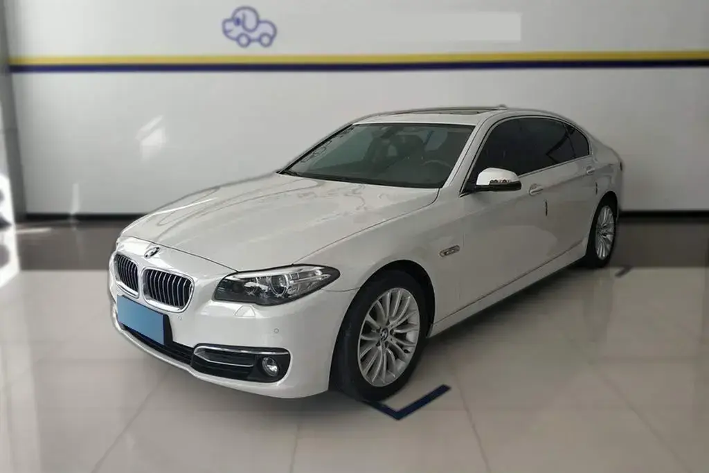 2017 BMW 5 Series 2.0T 218HP L4 8AT