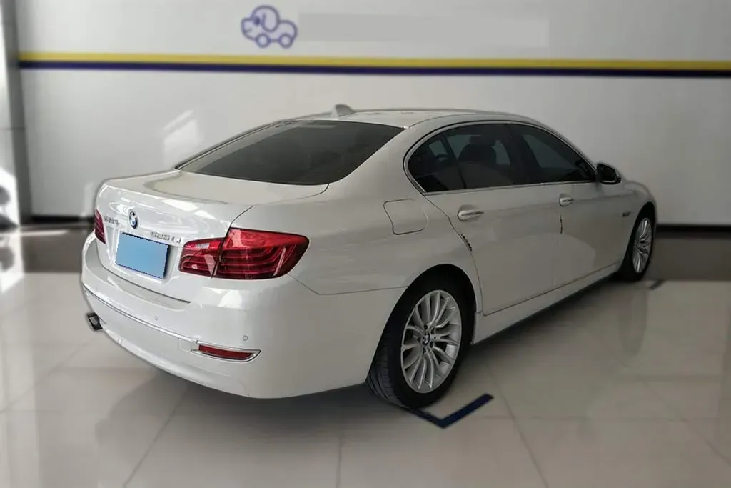 2017 BMW 5 Series 2.0T 218HP L4 8AT,autocango,china used car exporter,china ev exporter,chinese used car exporter,chinese used ev exporter