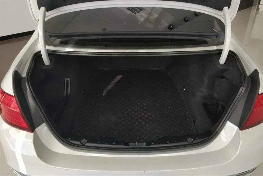 2017 BMW 5 Series 2.0T 218HP L4 8AT,autocango,china used car exporter,china ev exporter,chinese used car exporter,chinese used ev exporter