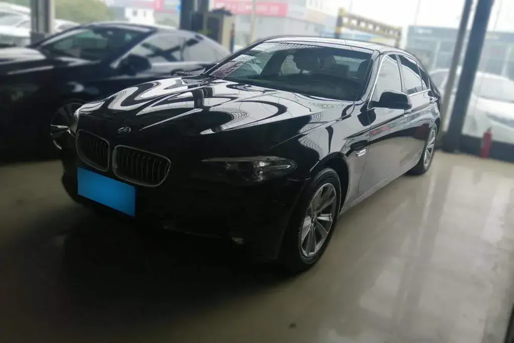 2017 BMW 5 Series 2.0T 184HP L4 8AT
