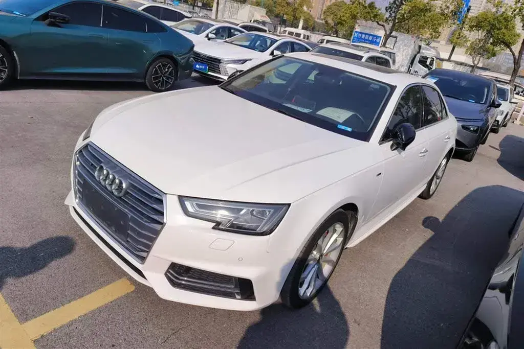 2018 Audi A4L 2.0T 252HP L4 7DCT