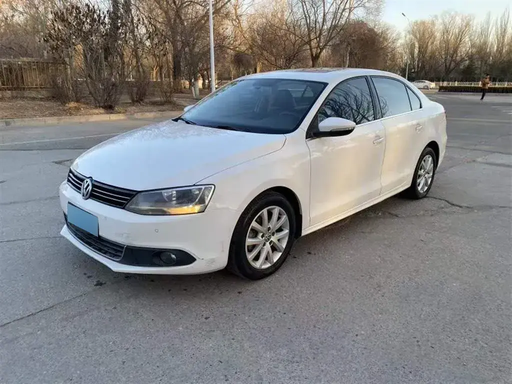 2012 Volkswagen Sagitar 1.4T 131HP L4 7DCT