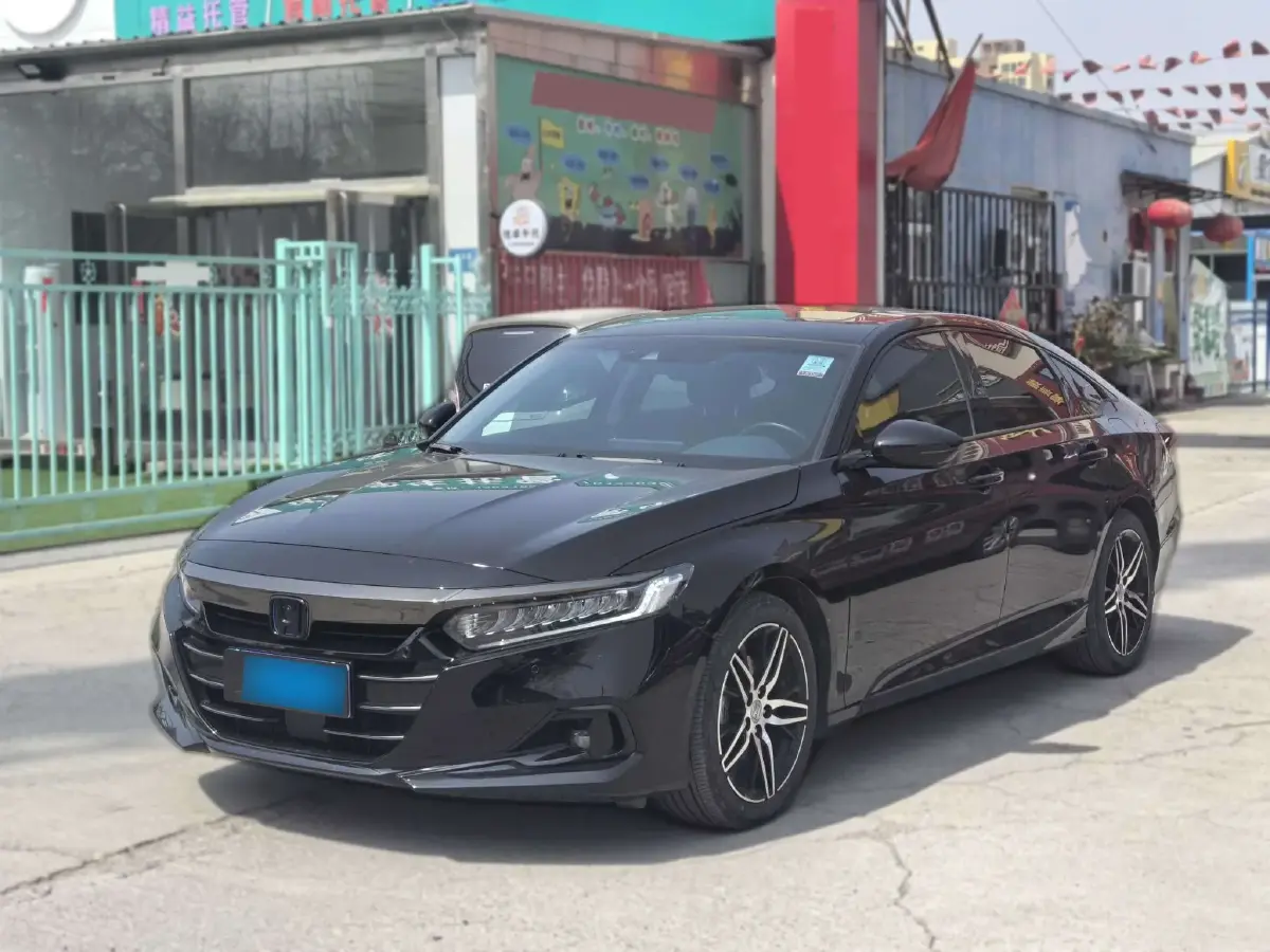 2022 Honda Accord 2.0L 146HP L4 E-CVT Hybrid