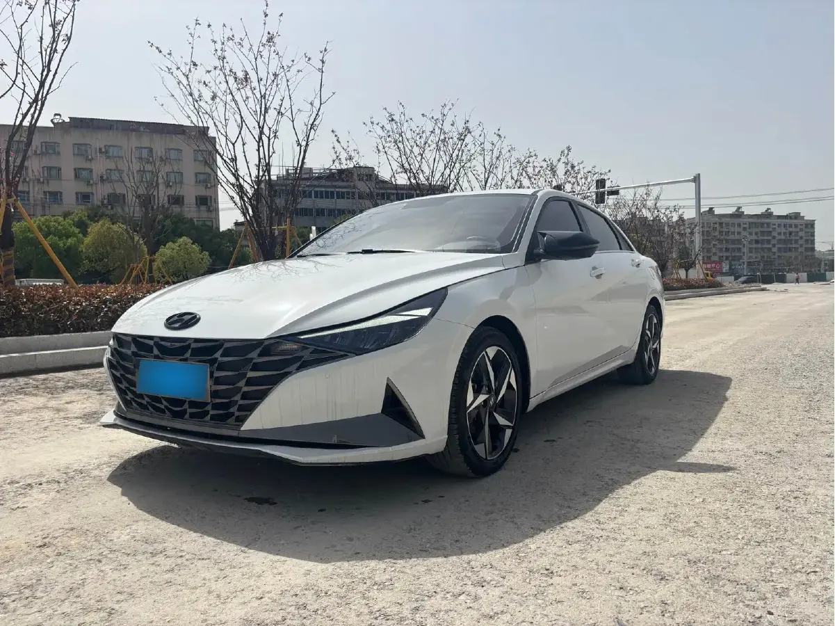 2022 Hyundai Elantra 1.5L 115HP L4 CVT