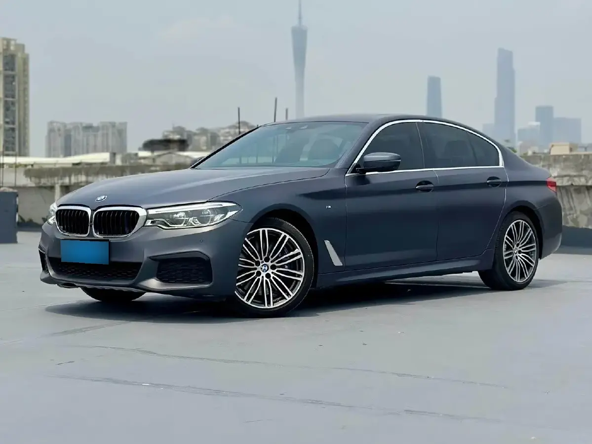 2020 BMW 5 Series 3.0T 340HP L6 8AT