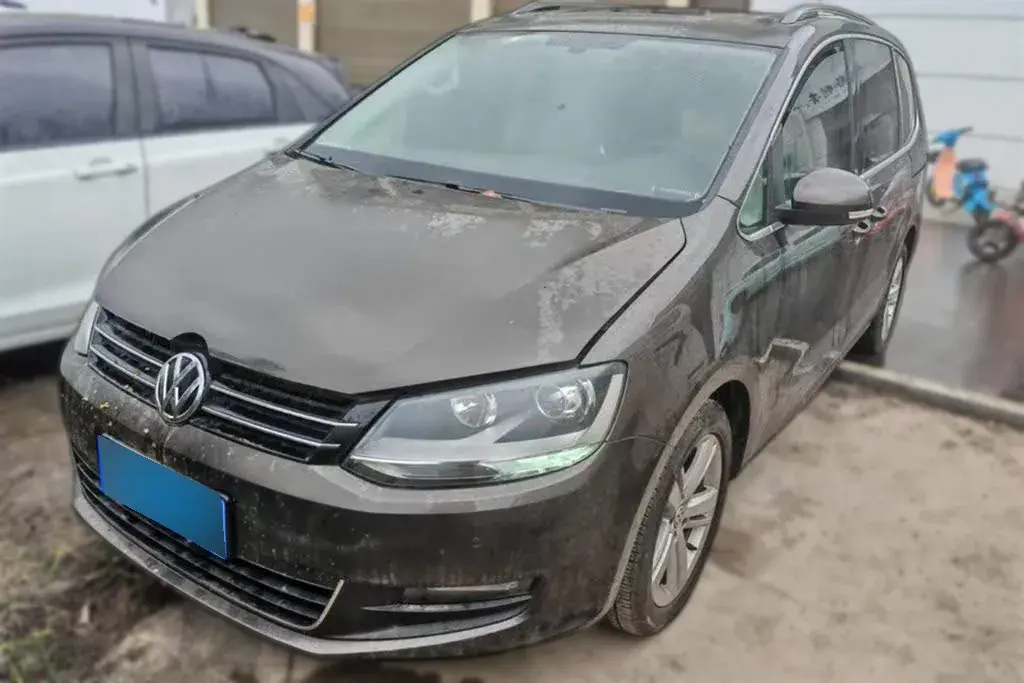 2018 Volkswagen Sharan 2.0T 220HP L4 6DCT