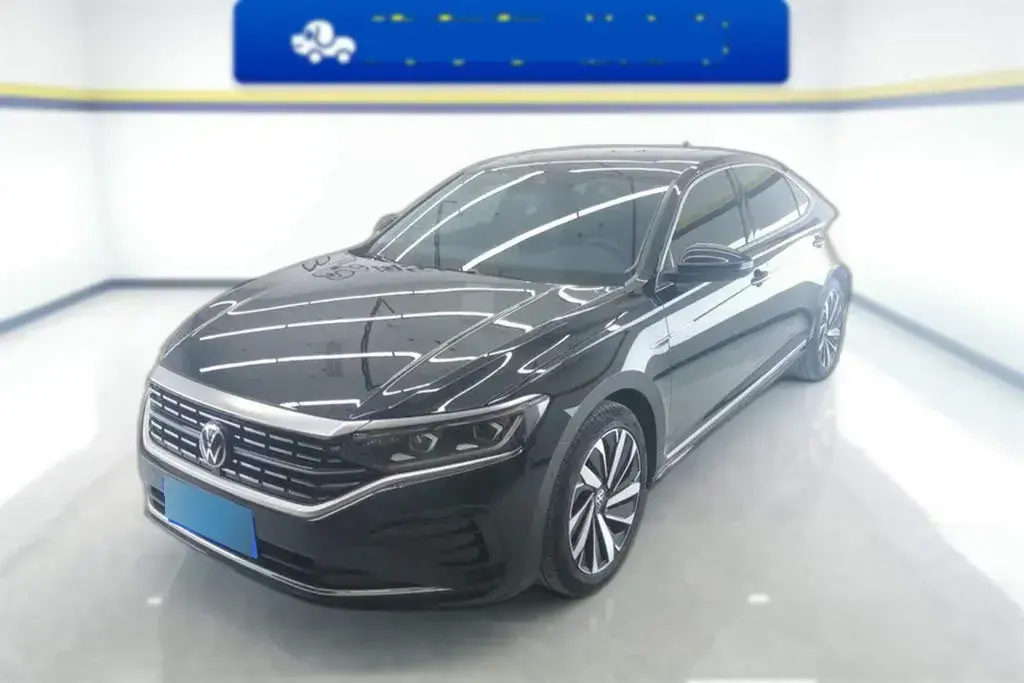 2022 Volkswagen Passat 2.0T 186HP L4 7DCT