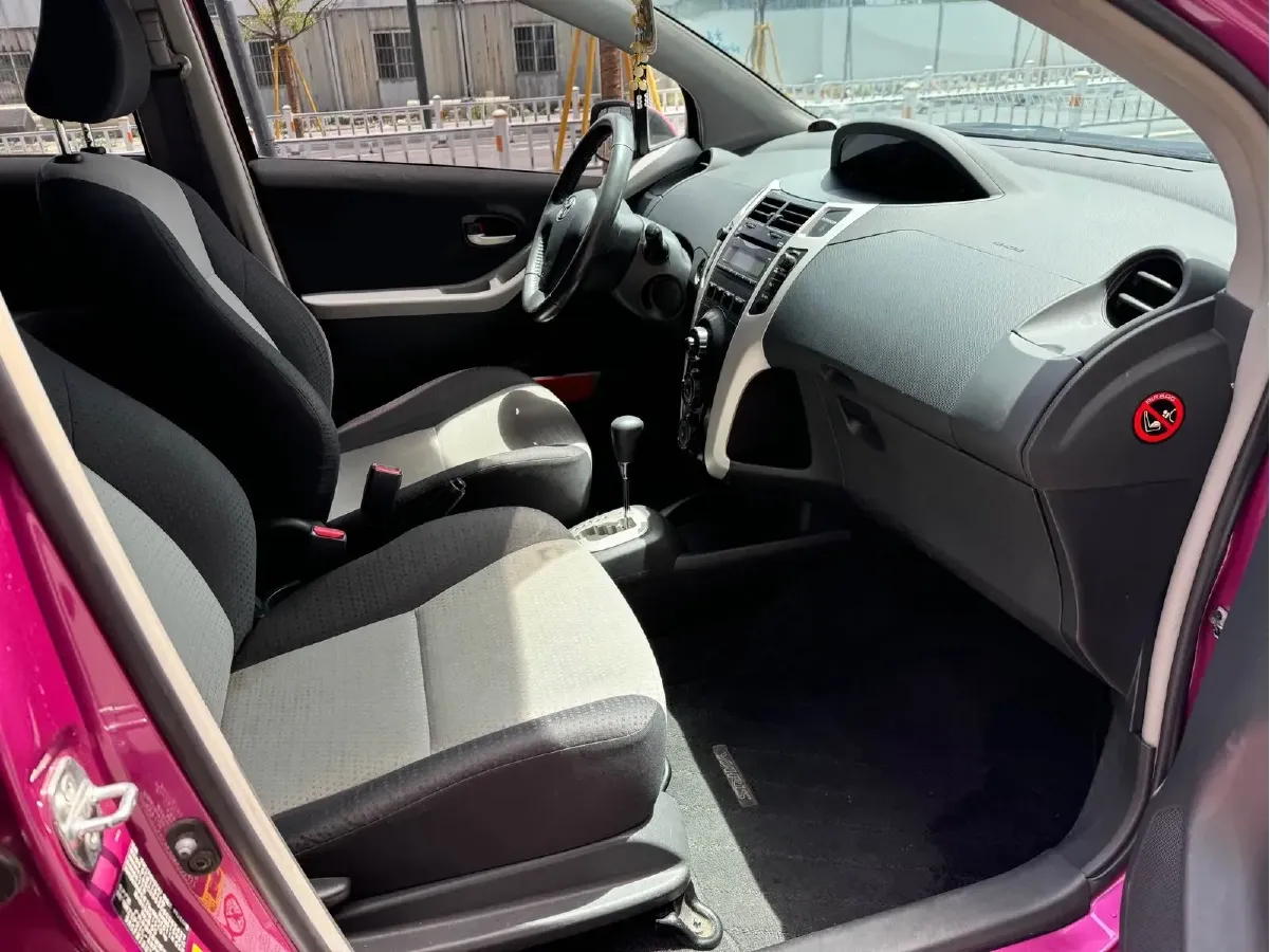 2011 Toyota Yaris 1.6L 118HP L4 4AT,autocango,china used car exporter,china ev exporter,chinese used car exporter,chinese used ev exporter