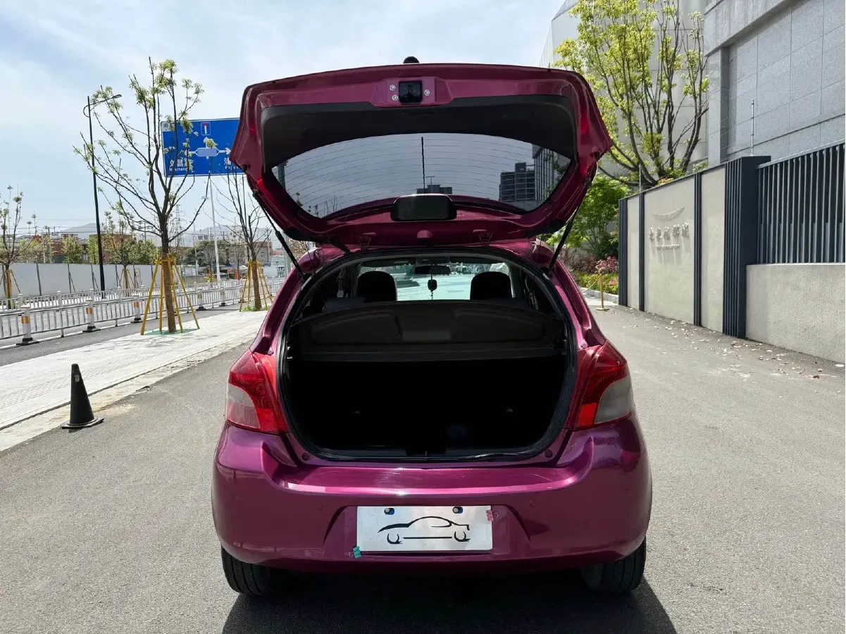 2011 Toyota Yaris 1.6L 118HP L4 4AT,autocango,china used car exporter,china ev exporter,chinese used car exporter,chinese used ev exporter
