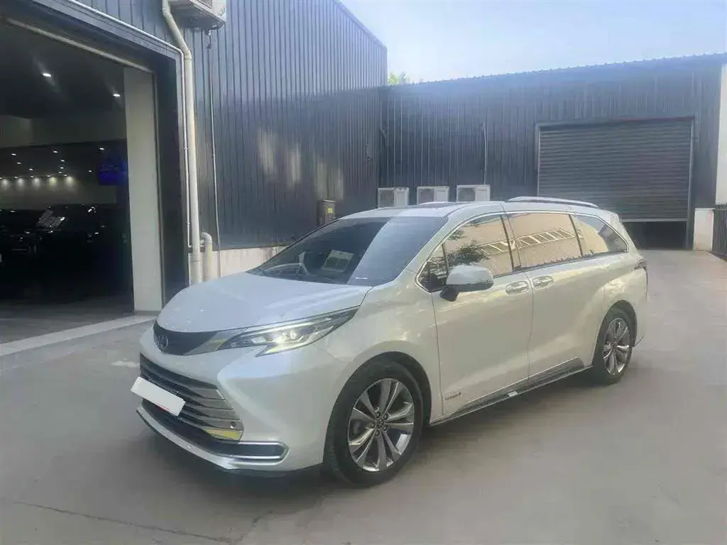 2021 Toyota Sienna 2.5L 192HP L4 E-CVT Hybrid