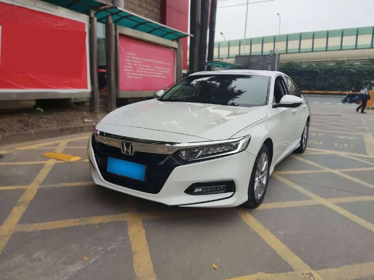 2018 Honda Accord 1.5T 194HP L4 CVT