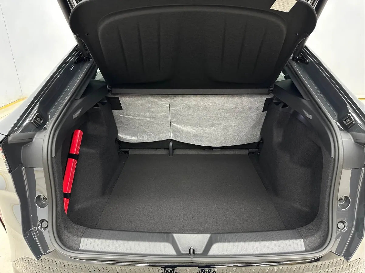 2024 Volkswagen ID.UNYX 06 BEV 80.2KWH,autocango,china used car exporter,china ev exporter,chinese used car exporter,chinese used ev exporter