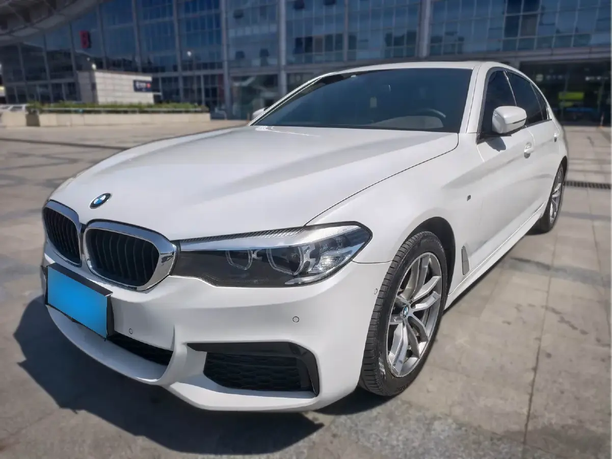 2020 BMW 5 Series 2.0T 184HP L4 8AT