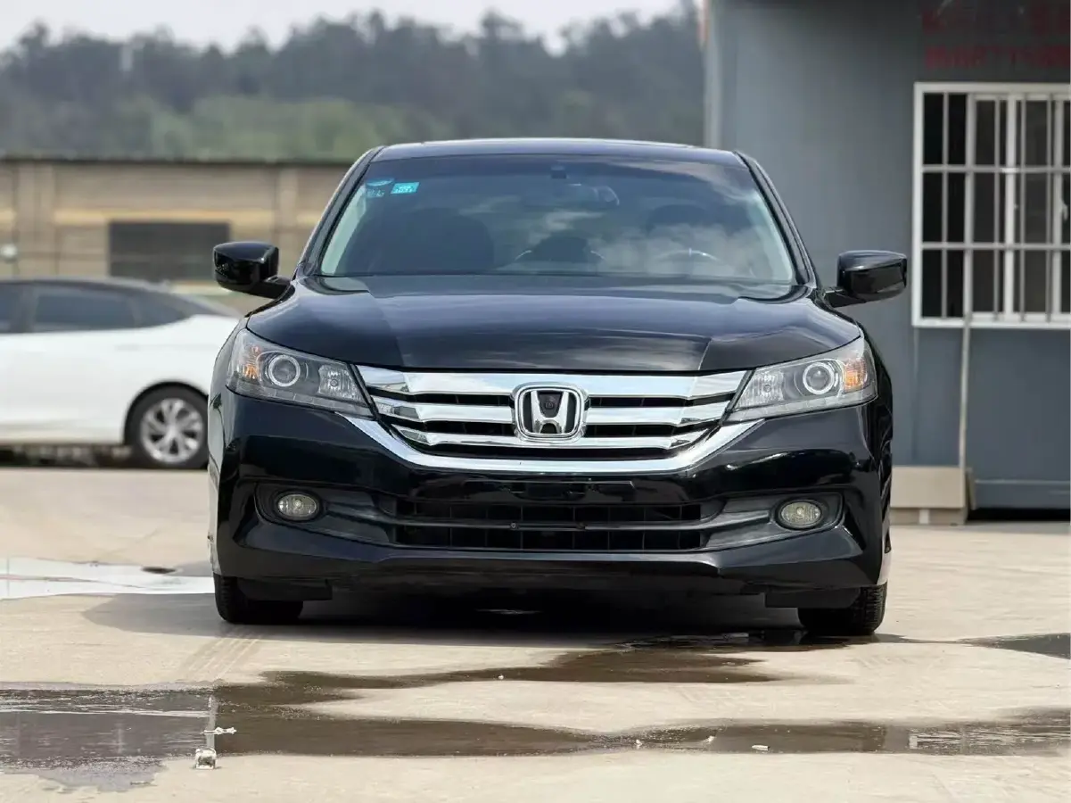 2015 Honda Accord 2.0L 155HP L4 CVT