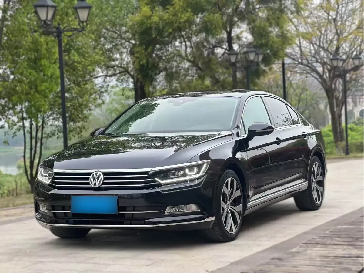 2017 Volkswagen Magotan 2.0T 220HP L4 7DCT