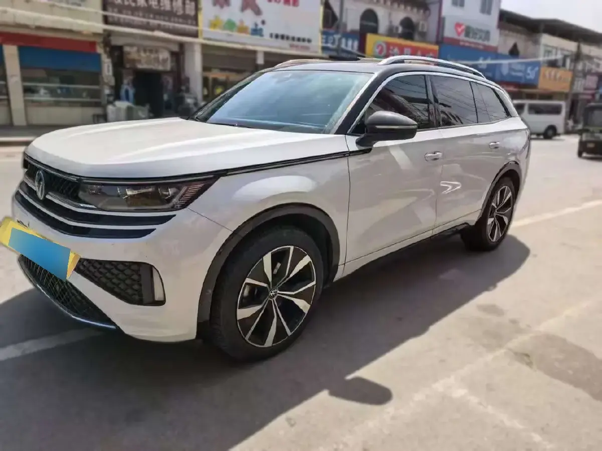 2023 Volkswagen Tavendor 2.0T 220HP L4 7DCT