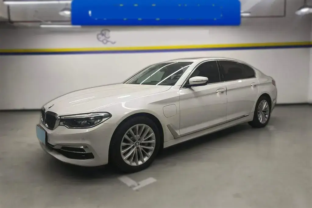 2020 BMW 5 Series 2.0T 184HP L4 8AT PHEV 17.7KWH