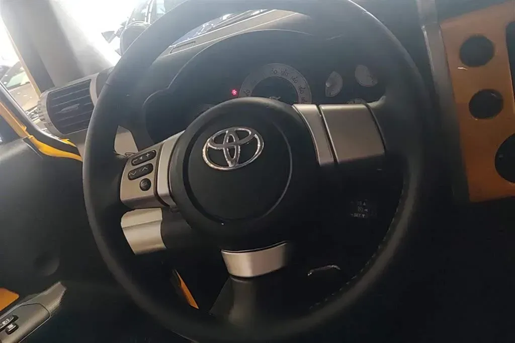 2007 Toyota FJ Cruiser 4.0L 244HP V6 5AT,autocango,china used car exporter,china ev exporter,chinese used car exporter,chinese used ev exporter