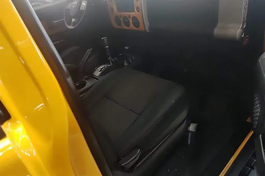 2007 Toyota FJ Cruiser 4.0L 244HP V6 5AT,autocango,china used car exporter,china ev exporter,chinese used car exporter,chinese used ev exporter