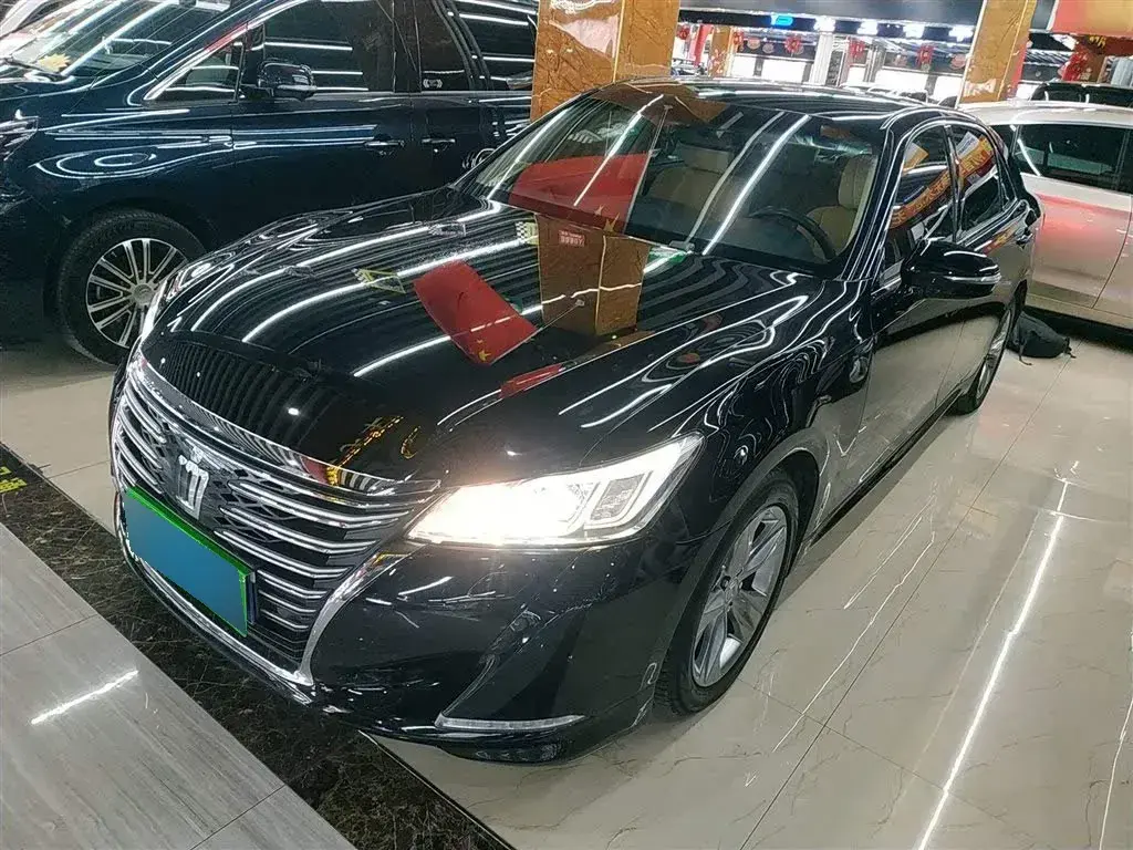 2015 Toyota Crown 2.0T 235HP L4 8AT