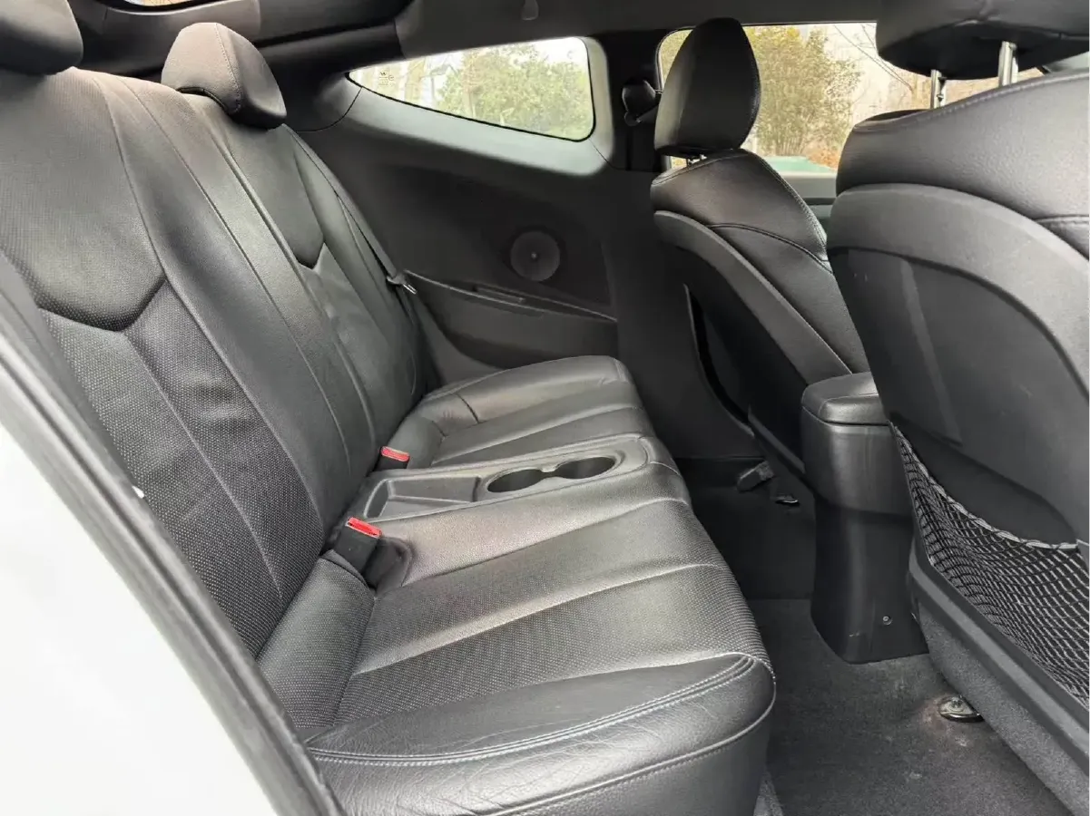 2012 Hyundai Veloster 1.6T 204HP L4 6AT,autocango,china used car exporter,china ev exporter,chinese used car exporter,chinese used ev exporter