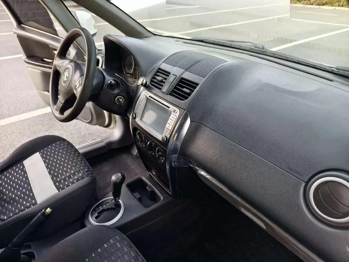 2011 Suzuki SX4 1.6L 109HP L4 4AT,autocango,china used car exporter,china ev exporter,chinese used car exporter,chinese used ev exporter