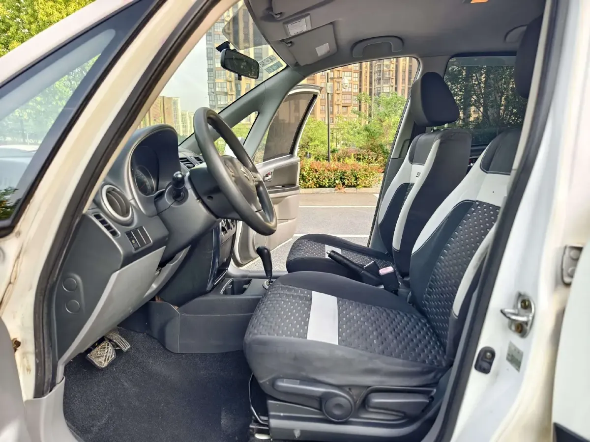 2011 Suzuki SX4 1.6L 109HP L4 4AT,autocango,china used car exporter,china ev exporter,chinese used car exporter,chinese used ev exporter