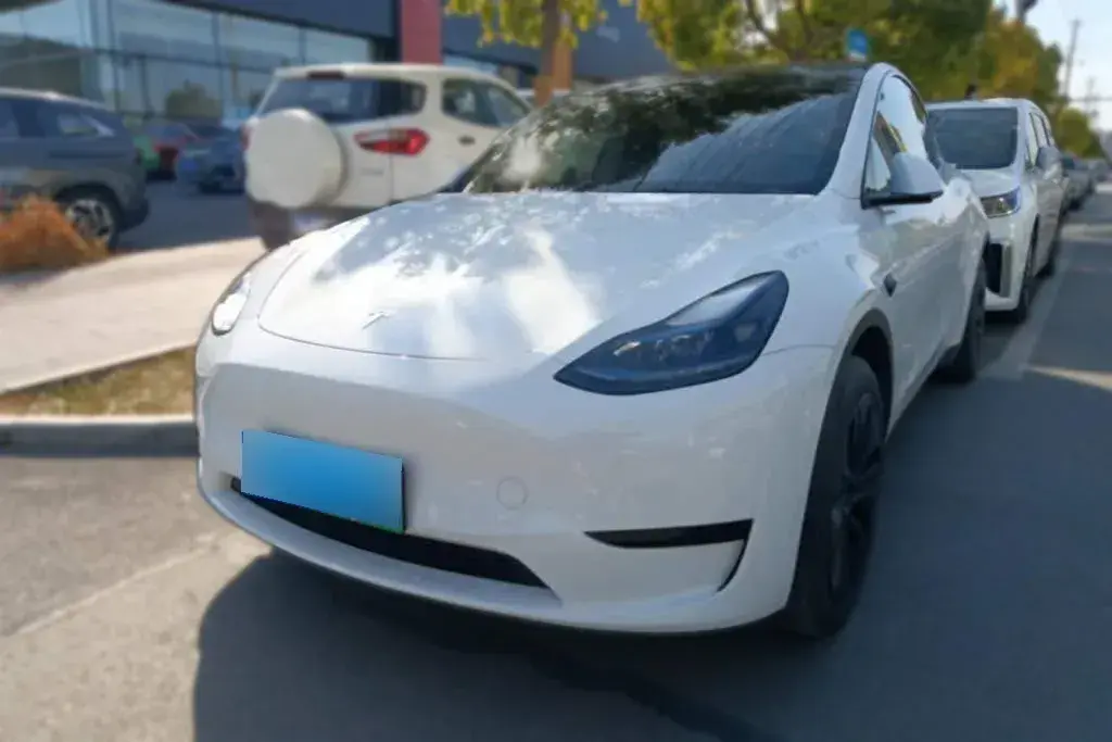 2024 Tesla Model Y BEV 60KWH