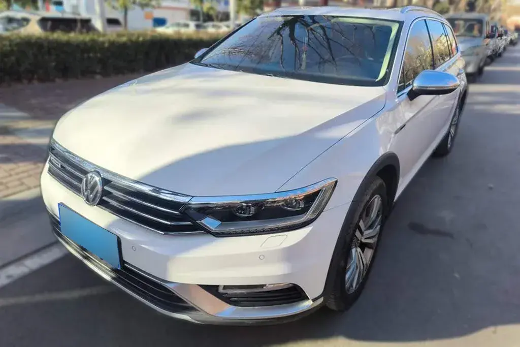 2018 Volkswagen Alltrack 2.0T 220HP L4 7DCT