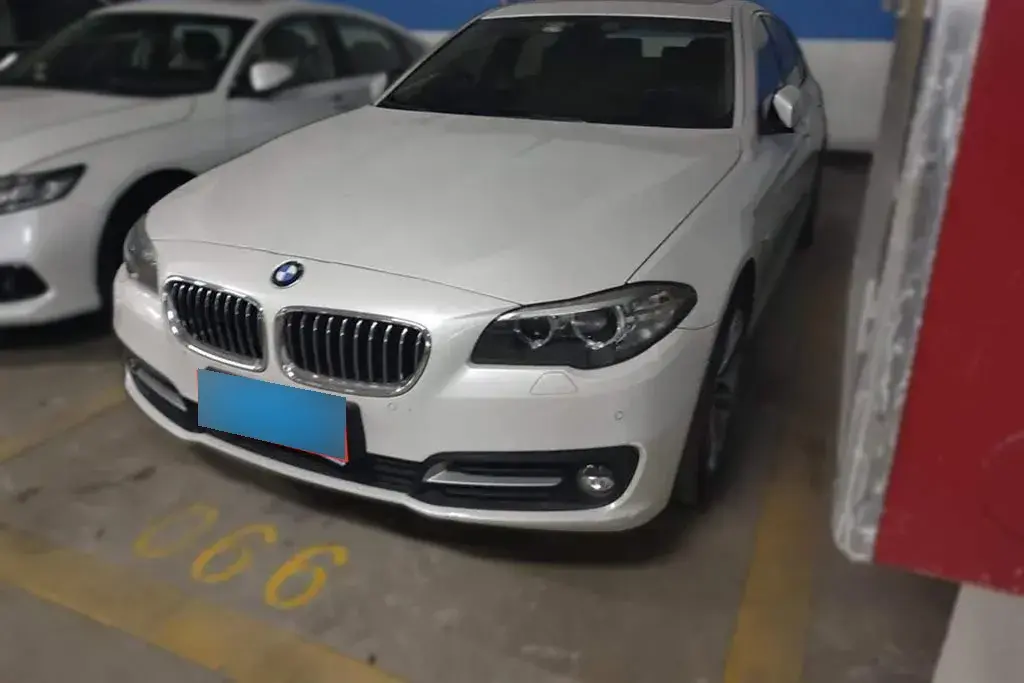 2017 BMW 5 Series 2.0T 218HP L4 8AT