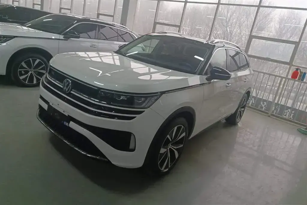2023 Volkswagen Tavendor 2.0T 220HP L4 7DCT