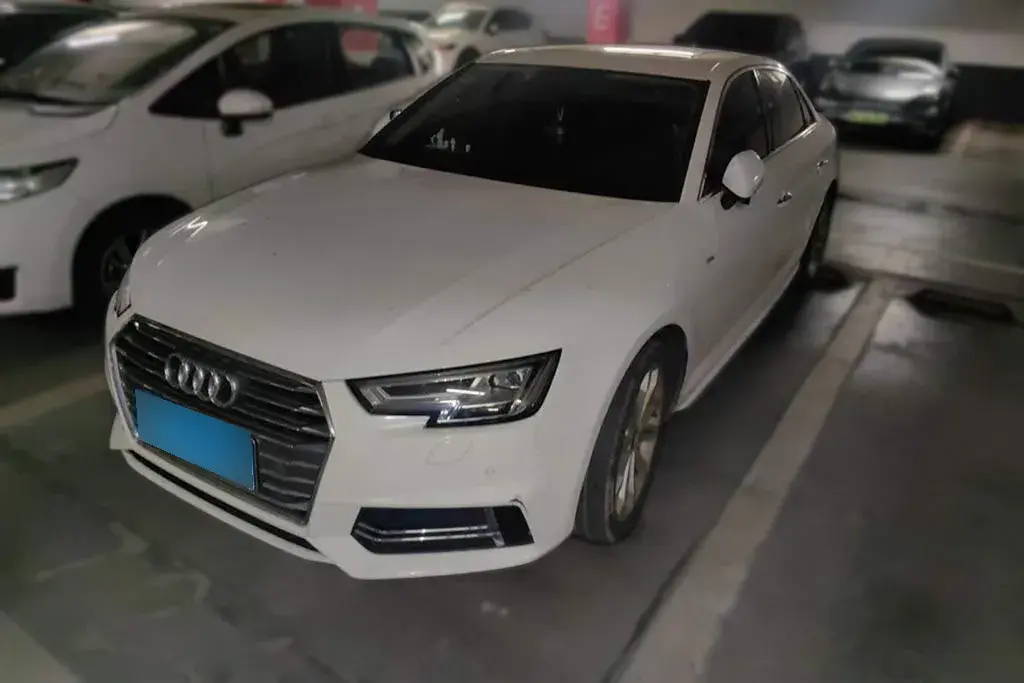 2018 Audi A4L 2.0T 190HP L4 7DCT