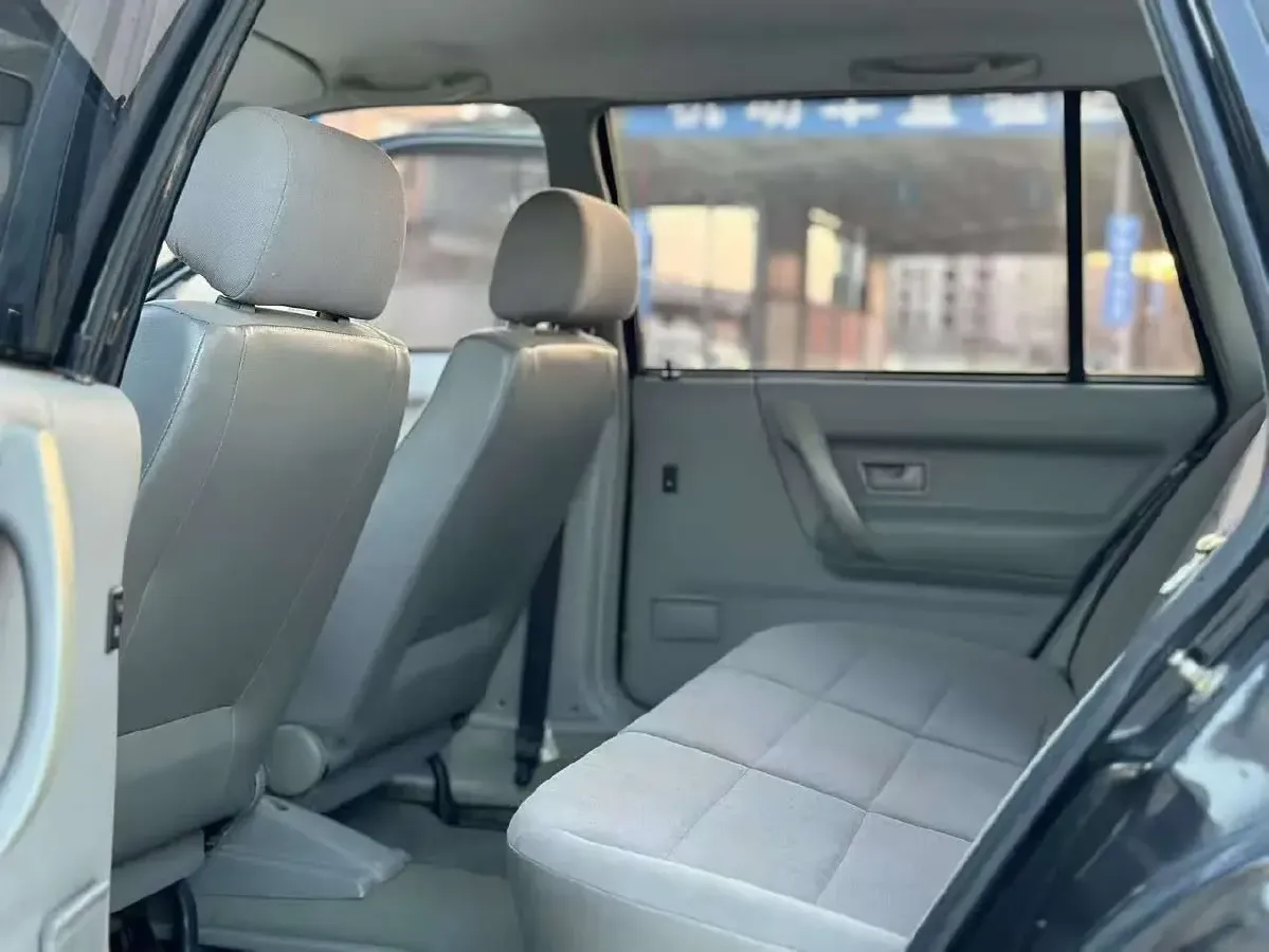 2004 Volkswagen Santana Vista 1.8L 101HP L4 5MT,autocango,china used car exporter,china ev exporter,chinese used car exporter,chinese used ev exporter