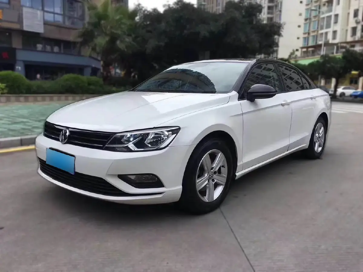 2015 Volkswagen Lamando 1.4T 131HP L4 7DCT