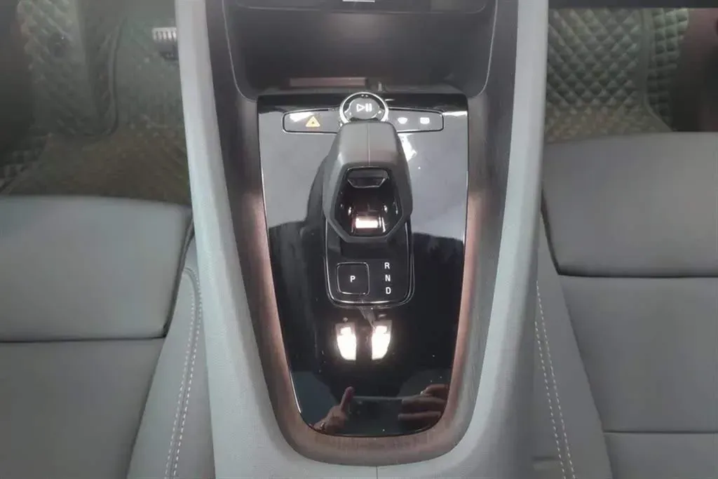 2020 Polestar 2 BEV 71KWH,autocango,china used car exporter,china ev exporter,chinese used car exporter,chinese used ev exporter