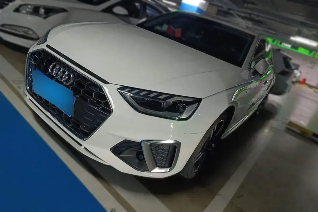 2022 Audi A4L 2.0T 190HP L4 7DCT