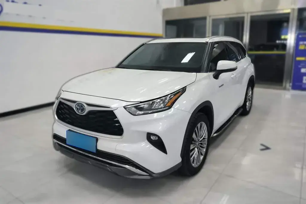2023 Toyota Highlander 2.5L 189HP L4 E-CVT Hybrid
