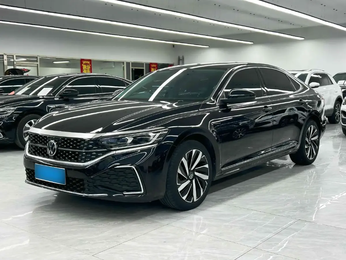 2022 Volkswagen Passat 2.0T 186HP L4 7DCT