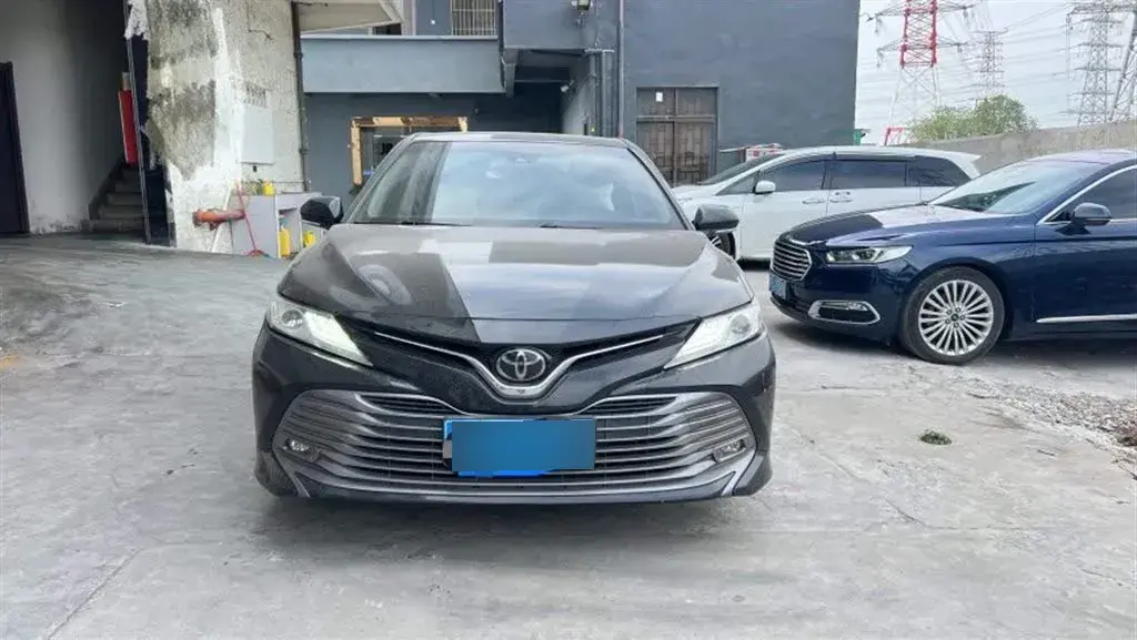 2019 Toyota Camry 2.5L 209HP L4 8AT