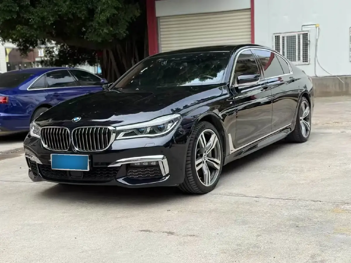 2018 BMW 7 Series 4.0T 449HP V8 8AT