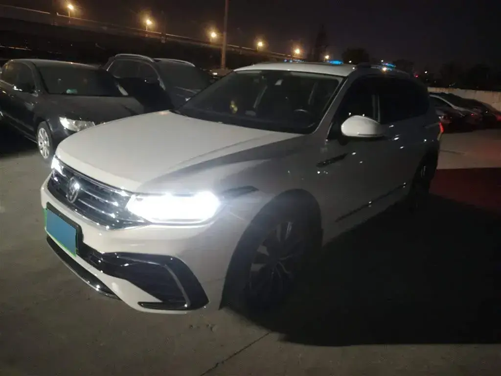 2022 Volkswagen Tiguan L 2.0T 186HP L4 7DCT