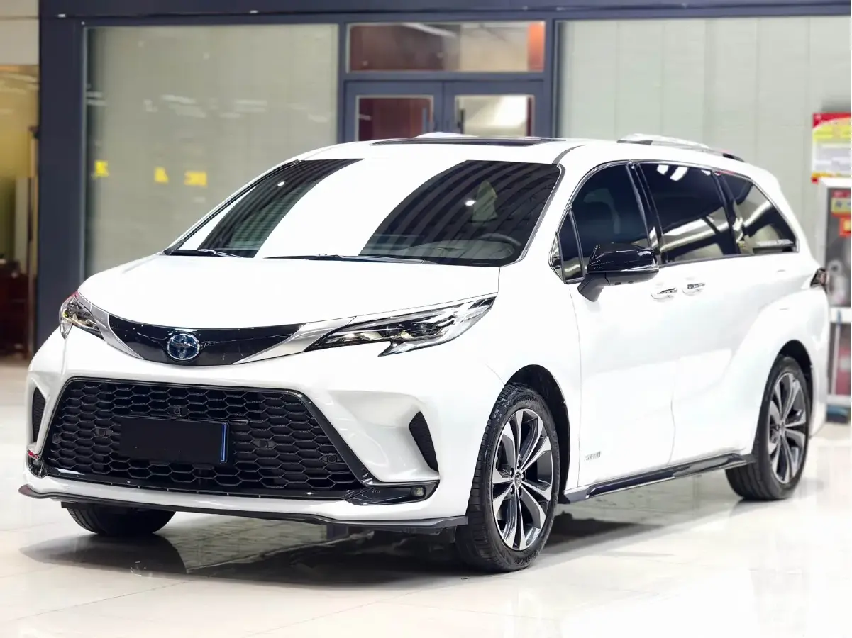 2023 Toyota Granvia 2.5L 189HP L4 E-CVT Hybrid