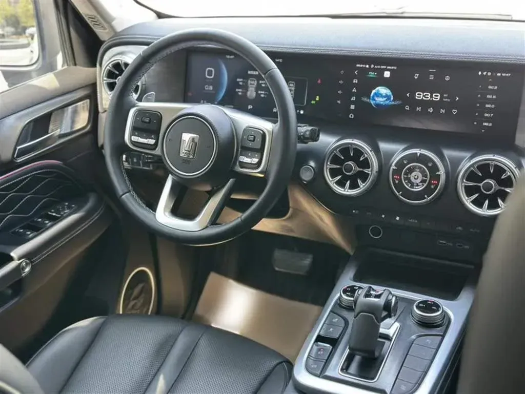 2023 Tank 300 2.0T 227HP L4 8AT,autocango,china used car exporter,china ev exporter,chinese used car exporter,chinese used ev exporter