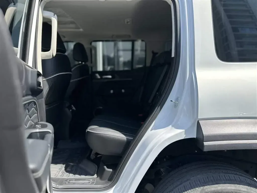 2023 Tank 300 2.0T 227HP L4 8AT,autocango,china used car exporter,china ev exporter,chinese used car exporter,chinese used ev exporter