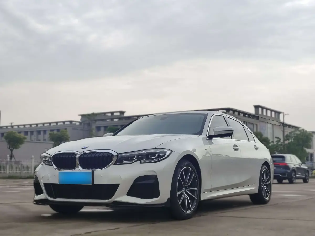 2022 BMW 3 Series 2.0T 184HP L4 8AT